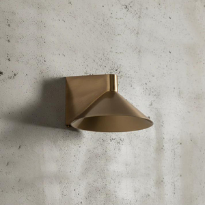 Moderna lampada da parete per esterni con paralume in metallo nero e sorgente luminosa a LED in ottone per la decorazione di Hotel e giardini - Product Image 5