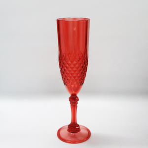 Cx क्लासिक हीरा पैटर्न उच्च-पैर वाले प्लास्टिक लाल शराब और शराब कप 201-300 मिली क्षमता - Product Image 3