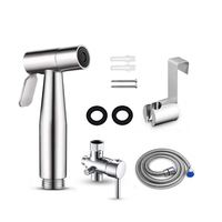 GEE-N Ensemble de douchette WC murale moderne en laiton chromé pour hôtels, eau chaude et froide, type Shattaf