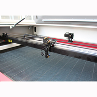 Graveur laser CO2 CNC Jinan Suke 1390 avec refroidissement par eau, contrôle Ruida, haute sécurité pour applications multi-matériaux