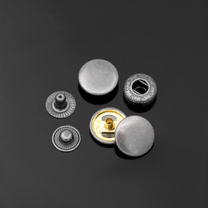 Nút <span class=keywords><strong>snap</strong></span> kim loại cho quần áo đồng tùy chỉnh nút khắc logo nút <span class=keywords><strong>snap</strong></span> phụ kiện may mặc - Product Image 5