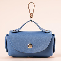 Distributeur portable de sacs à déjections pour animaux en cuir PU, pochette de rangement suspendue pour sacs à crottes pour promenades, randonnées, camping, voyages et sorties en extérieur