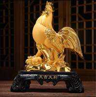 Statue de Coq en Résine Dorée Vibrante sur Socle Noir, Sculpture Traditionnelle Chinoise Feng Shui pour la Prospérité, Écologique et Peinte à la Main