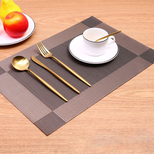 Fabricant de sets de table en PVC élégants et bon marché, antidérapants, imperméables, écologiques, pour la décoration de tables de mariage et de banquets - Product Image 3