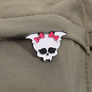 Spilla magica con spilla in smalto con fiocco nero bianco con fiocco - Product Image 3