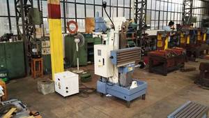 Machine à fraiser universelle professionnelle automatique à tête pivotante verticale en métal - Product Image 5