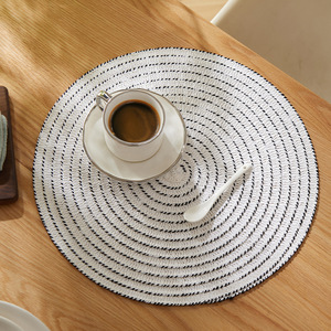 Mantel Individual Redondo de Papel Tejido Blanco y Negro, Aislante del Calor, para Decoración del Hogar y Restaurantes - Product Image 2