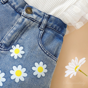Set 2 Pezzi <span class=keywords><strong>Abbigliamento</strong></span> Bambina: Top Giallo con Stampa <span class=keywords><strong>Margherita</strong></span> e Pantaloncini in Denim Elasticizzato con Rete - Collezione Dolce per Bambine - Ingrosso <span class=keywords><strong>Abbigliamento</strong></span> Bambini - Product Image 6