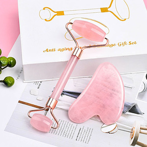 Alta qualità del <span class=keywords><strong>viso</strong></span> massaggiatore quarzo rosa gua sha set rosa <span class=keywords><strong>giada</strong></span> <span class=keywords><strong>rullo</strong></span> con scatola <span class=keywords><strong>di</strong></span> imballaggio collo strumento <span class=keywords><strong>di</strong></span> <span class=keywords><strong>massaggio</strong></span> personalizzabile - Product Image 6