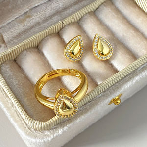 Ensemble de bijoux romantiques en laiton plaqué rhodium et zircon pour homme et femme, idéal pour les fiançailles, les mariages et la Saint-Valentin - Product Image 1