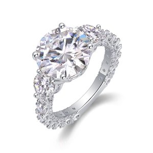 <span class=keywords><strong>Anello</strong></span> di Lusso con Moissanite Taglio Rotondo 5CT per Donne, <span class=keywords><strong>Argento</strong></span> Sterling S925 Placcato Oro 18K, Gioiello per Anniversario - Product Image 1