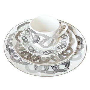 Service de table en porcelaine fine gris et coloré à motif défilé, best-seller européen de luxe, avec tasses et soucoupes - Product Image 6