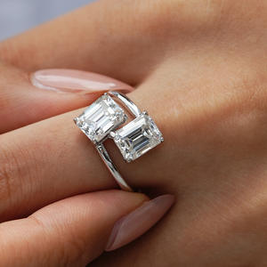 सरल डिजाइन s925 स्टर्लिंग चांदी सफेद मेराल्ड ने दो पत्थर मोइससानाइट हीरे की अंगूठी 2ct + 2ct मोइससानाइट रिंग - Product Image 3