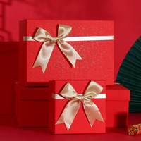 Coffret cadeau de luxe sur le thème de Noël personnalisable pour les cadeaux de saison |   Emballage de boutique haut de gamme