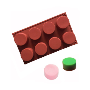 Moule à savon rond à 8 cavités en silicone, moule à cupcakes, moule cylindrique fait main pour gâteaux, pains, cupcakes, cheesecakes, muffins, ustensile de cuisson - Product Image 1