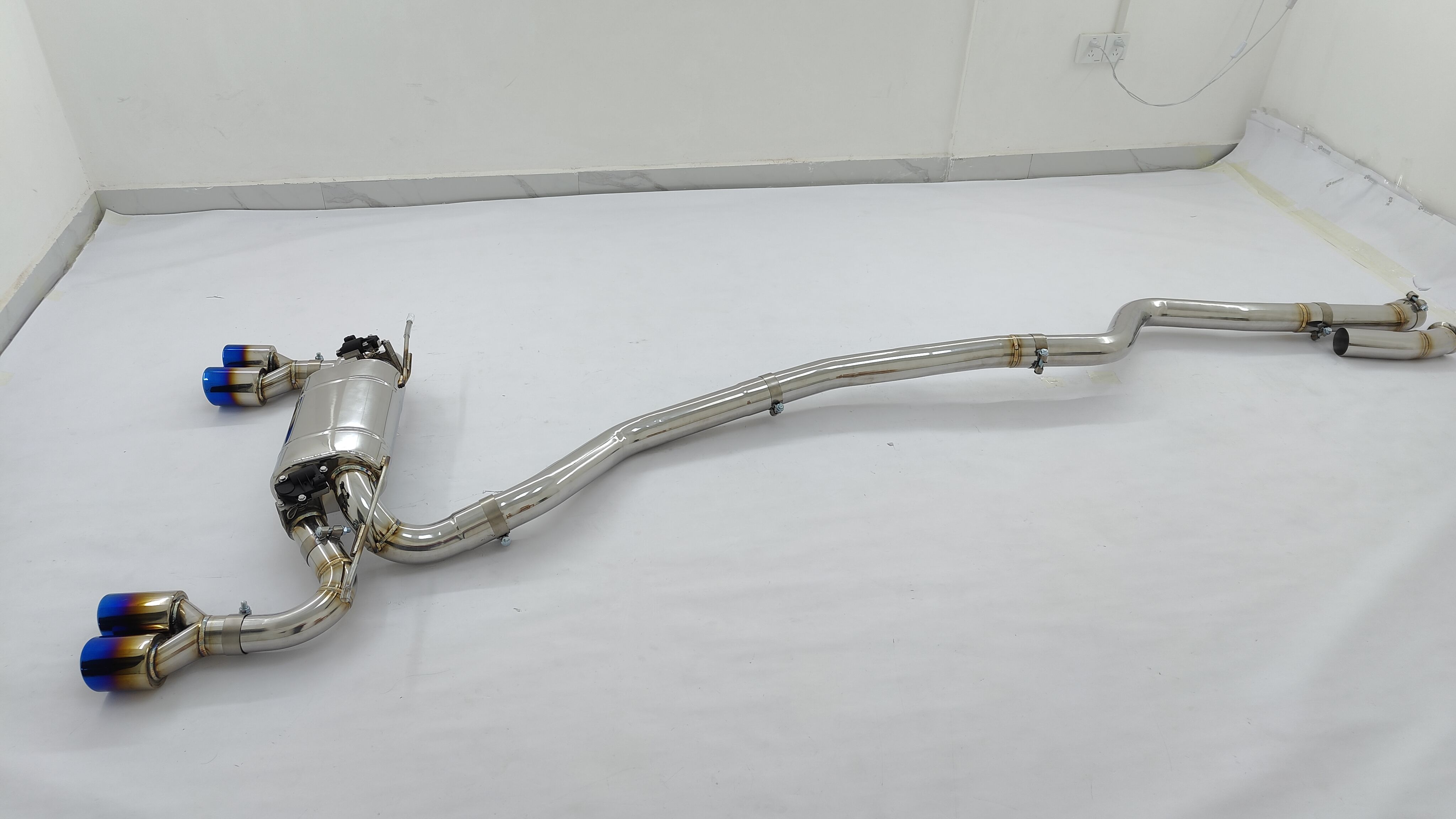 Système d'échappement Valvetronic Sport Catback avec silencieux et embouts quadruples