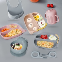 Ensemble d'alimentation pour bébé dinosaure de dessin animé, très populaire, assiette en silicone, bol, fourchette, cuillère et bavoir pour la diversification alimentaire des enfants