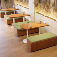Meubles de restaurant design moderne, table et chaises avec coussin épais pour hôtel et usage commercial