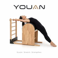 Baril d'escalier Pilates en bois de chêne pour studio commercial