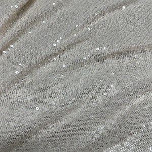 Tela de <span class=keywords><strong>Tul</strong></span> de Poliéster <span class=keywords><strong>Transparente</strong></span> con Lentejuelas Jacquard Elásticas de 3MM y Bordado Blanco, Modelo S-12085F, para Vestidos de Novia - Product Image 5