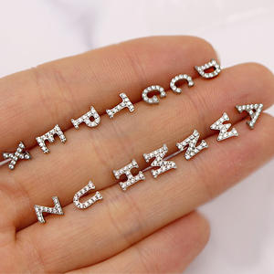 <span class=keywords><strong>Gaby</strong></span> Alphabet 16G ASTM F136 Titanio de grado implante, Anillo labial y Labret plano de inserción para cartílago, Joyería para piercing corporal al por mayor - Product Image 4