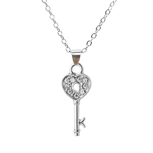 Collana con Ciondolo Lucido a Forma di Chiave e Lucchetto con Strass per Donna e Uomo, Gioielli con Catena per Clavicola, Regalo per Coppie e Migliori Amici - Product Image 6