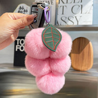 Porte-clés en peluche doux et écologique en forme de raisin – Breloque personnalisable et moelleuse pour clés de voiture et sac à main