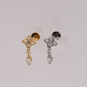 Pendiente de titanio G23 con flor colgante y circonita cúbica marquesa de base plana para perforaciones de cartílago, hélix, tragus y lóbulo - Product Image 6