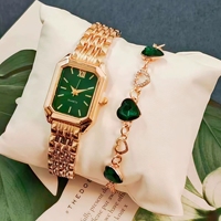 Design carré, style élégant et intemporel pour femmes. Mouvement à quartz pour une précision horaire sans échange de piles