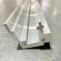 Profilé en aluminium à rail en T pour produits d'automatisation, unités de roulement et entraînements par courroie de distribution, modules linéaires et mécanismes de levage