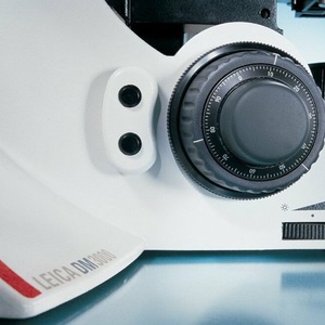 Microscopio de Fluorescencia de Campo Claro Leica Dm3000, Modelo Vertical, para Ciencia de Materiales e Inspección Industrial - Product Image 4