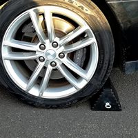 Rampe de chargement robuste en caoutchouc pour voiture, camion, remorque, moto, avion, avec cales de roue et poignées à vis pour une meilleure adhérence