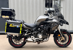 Motocicleta de Aventura TRK502 de 500cc a Gasolina, Apta para Todas las Condiciones de Carretera y para Viajes de Larga Distancia - Product Image 2