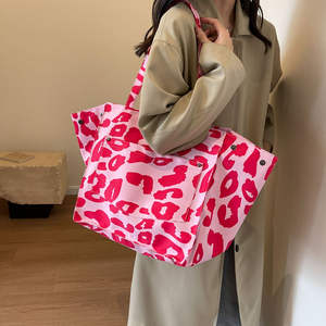 Nuevo bolso de hombro informal de nailon con estampado de leopardo, multifuncional, de gran capacidad y alta calidad - Product Image 1