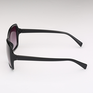 Gafas de sol cuadradas OEM para mujer con protección UV400 Opciones de color Pantone Recién llegado - Product Image 3