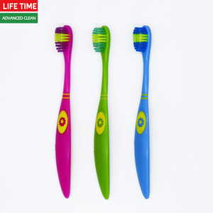 Lot de 3 brosses à dents pour enfants personnalisables, avec manche large et coloré, classiques, à poils doux et nettoyants - Product Image 2
