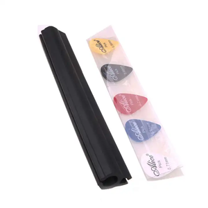 Supporto per supporto per microfono nero personalizzato Plectrum Clip in gomma per chitarra con 5 plettri plettro - Product Image 1