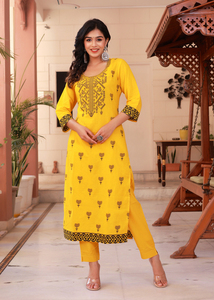 ผู้หญิงออกแบบเว็บสีเหลืองกางเกง Kurta และชุด Dupatta พิมพ์ดิจิตอลใน Kurta Kameez ด้วยผ้าฝ้ายแท้ Dupatta - Product Image 3