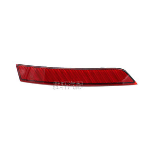 Reflector de Parachoques Trasero para Volkswagen Magotan B8L Passat B8 3G0 945 103B 104B 105B 106B, Forma Plana, Lente Roja - Product Image 2