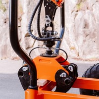 Attrezzature per la registrazione di macchine forestali Log Crane Loader Kubota gru a tronchi montata su trattore