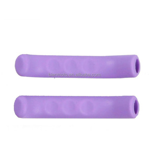2 पीसी साइकिल ब्रेक लेवर कवर गैर-पर्ची सिलिकॉन हैंडलबार पकड़ कवर निश्चित गियर सार्वभौमिक प्रकार ब्रेक लीवर सुरक्षा - Product Image 6