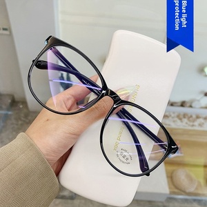 Nouvelle mode Lunettes unisexes à grande monture Version coréenne rouge uni anti-myopie bleue Produit <span class=keywords><strong>de</strong></span> vente en gros - Product Image 4