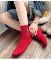 Chaussettes de Noël en coton rouge pour l'hiver, respirantes, tricotées, antidérapantes, mi-mollet, unisexes, cadeau de Noël