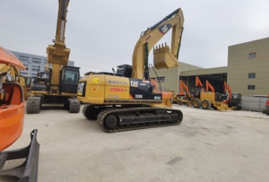 รถขุดไฮดรอลิกแบบตีนตะขาบ CAT 320D ชั่วโมงการทำงานต่ำ พร้อมบุ้งกี๋ขุด  เครื่องจักรก่อสร้างมือสอง - Product Image 5