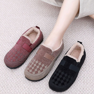 Stivali Invernali Retrò Foderati in Pile Caldi Stile Pechino Antico Suola Morbida Antifreddo Antiscivolo per Anziani e Mezza Età - Product Image 3