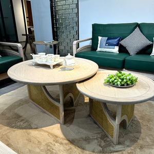 Tavolino da Caffè in Rattan Intrecciato Stile Retrò Americano con Piano in Legno Massello e Struttura in Legno, Piccolo Arredo per Soggiorno - Product Image 1