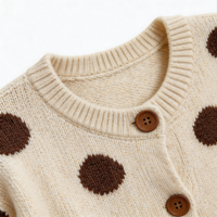 Gilet décontracté ample à col rond et pois pour femme, sans manches, en tricot, avec grandes boutons sur le devant et poches, à manches courtes, de marque privée