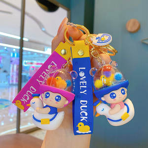 Lilangda – Pendentif de sac en caoutchouc 3D mignon pour garçons et filles, petits cadeaux d'Halloween, personnages de contes de fées, porte-clés canard voyageur, couple - Product Image 4