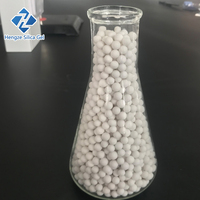 Boule d'alumine activée par déshydratant en céramique industrielle de 3-8mm pour l'adsorption de vapeur d'eau dans les compresseurs d'air