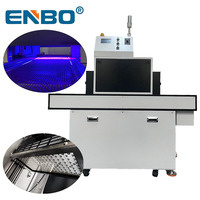 Convoyeur de durcissement UV LED à refroidissement par eau, monté au sol, adapté au montage et au traitement de durcissement par collage des dispositifs médicaux